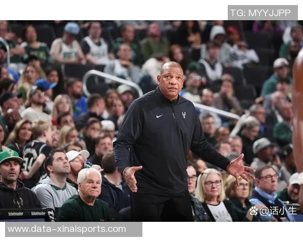 这是犯规！波蒂斯遭逼抢球出界雄鹿挑战成功改活塞犯规你绝不能错过的篮球劲爆瞬间